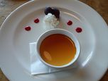 なめらかプリンと季節のフルーツ