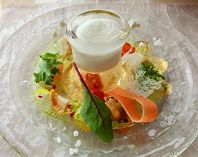 貝のアンチョヴィマリネを添えの前菜