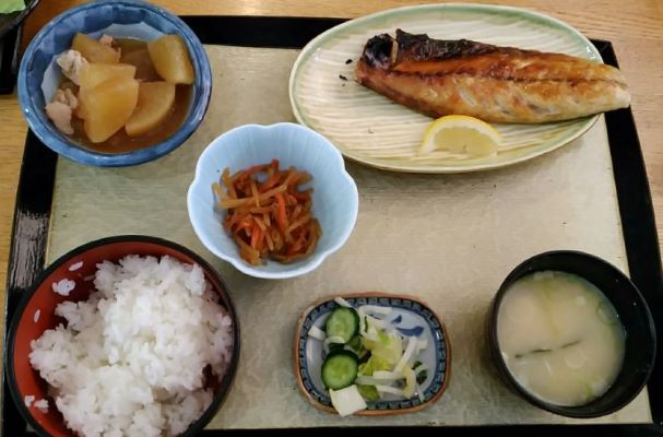 焼きサバ定食